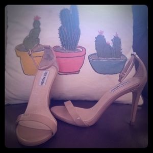 Steven Madden nude heels